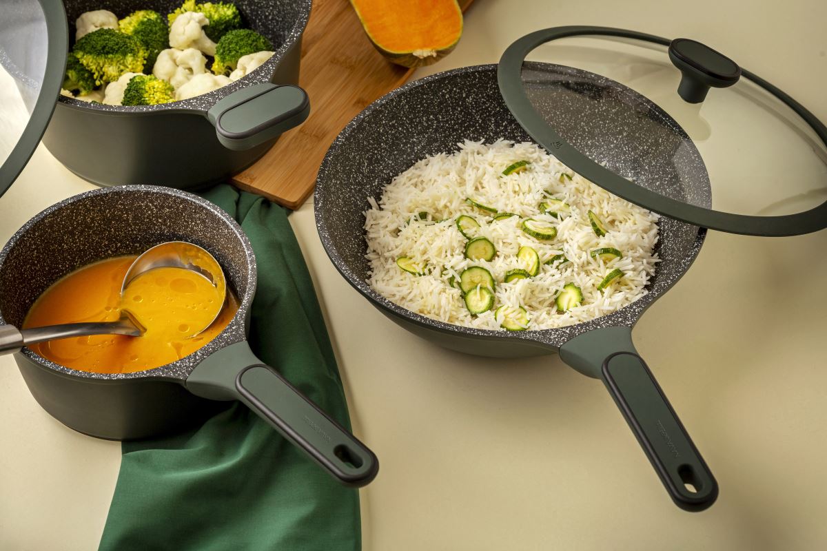 Aluminum vs Stainless Steel Cookware: Battle of the Metals